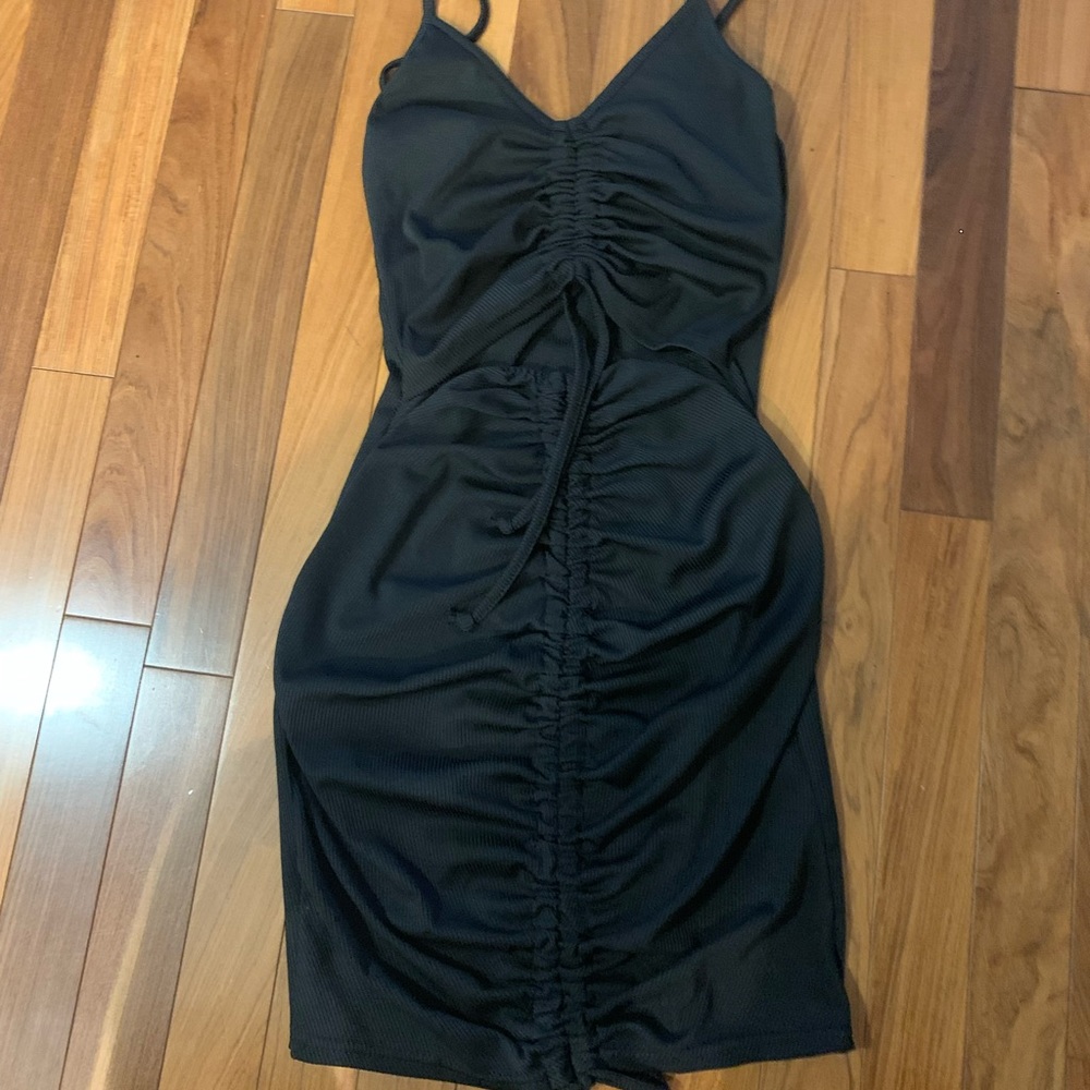 SHEIN LBD rusched cut out black s/XS